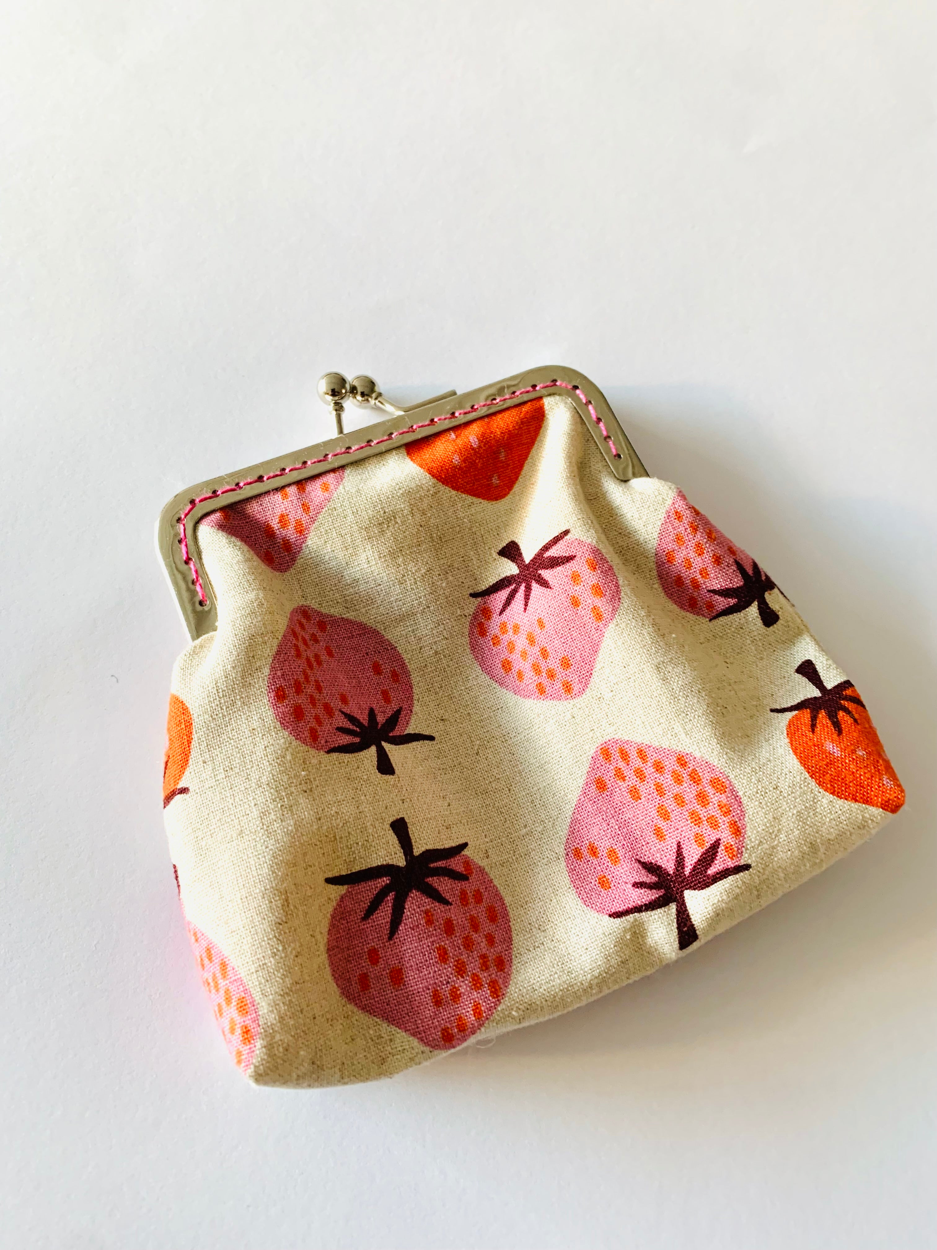The Selvedge Society CLIP PURSE Kit/ Strawberry Shortcake