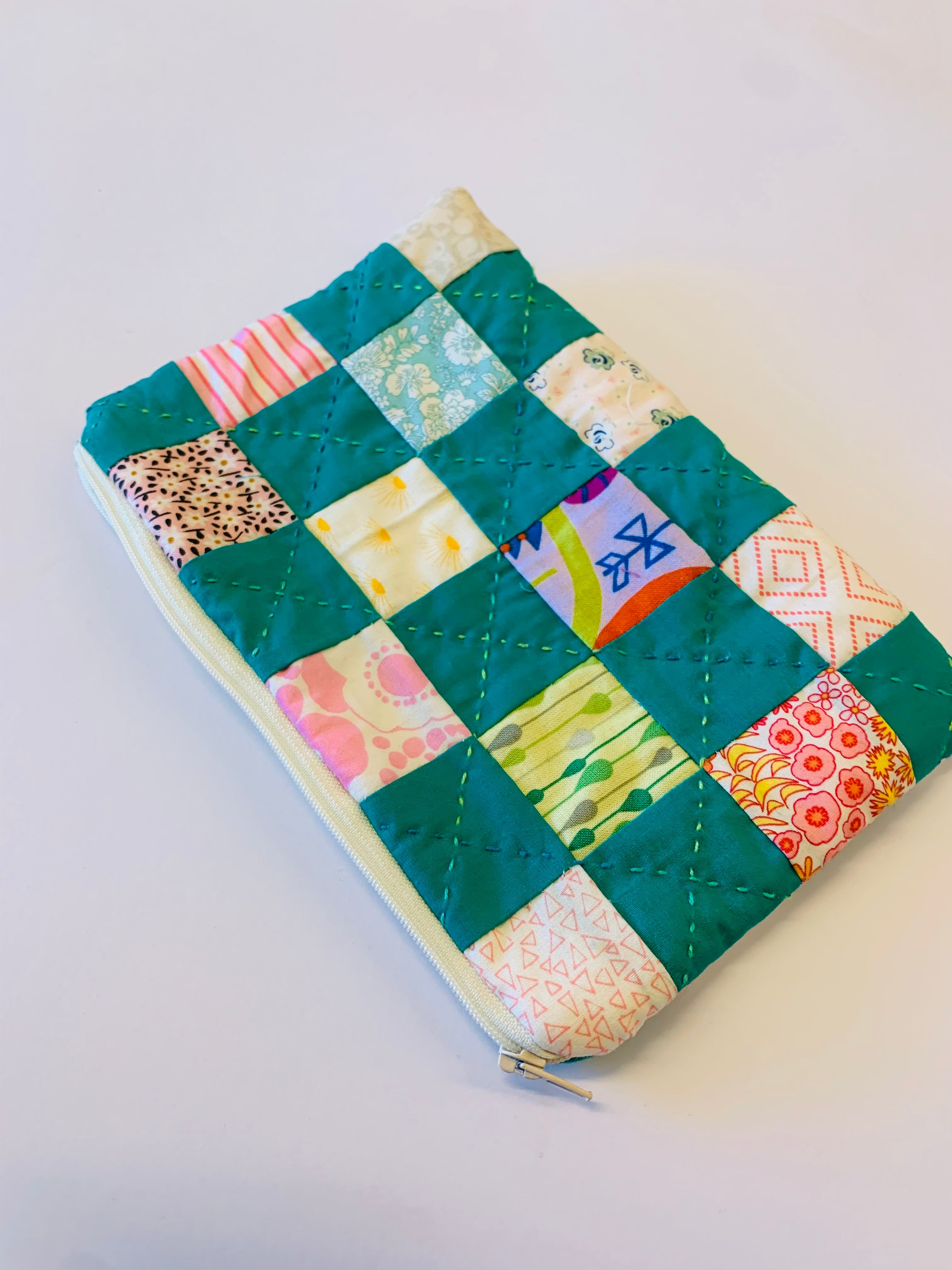 CHECKERS/ Quilted Zip Purse Kit