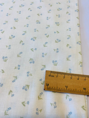Moda/ Cottage Charm Scattered Floral Light Blue