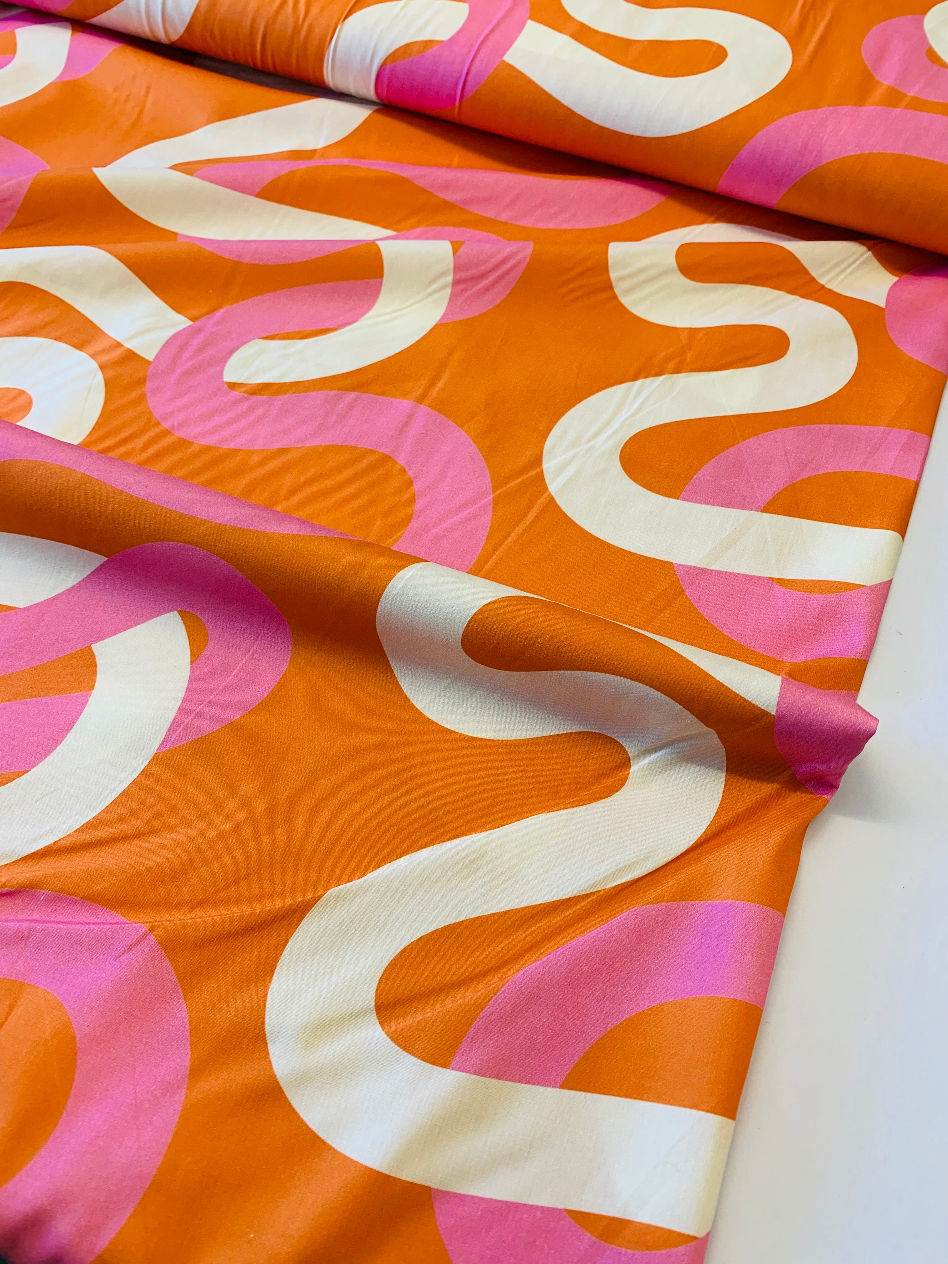 Emily Van Hoff/ 108" Groove Tangerine Dream