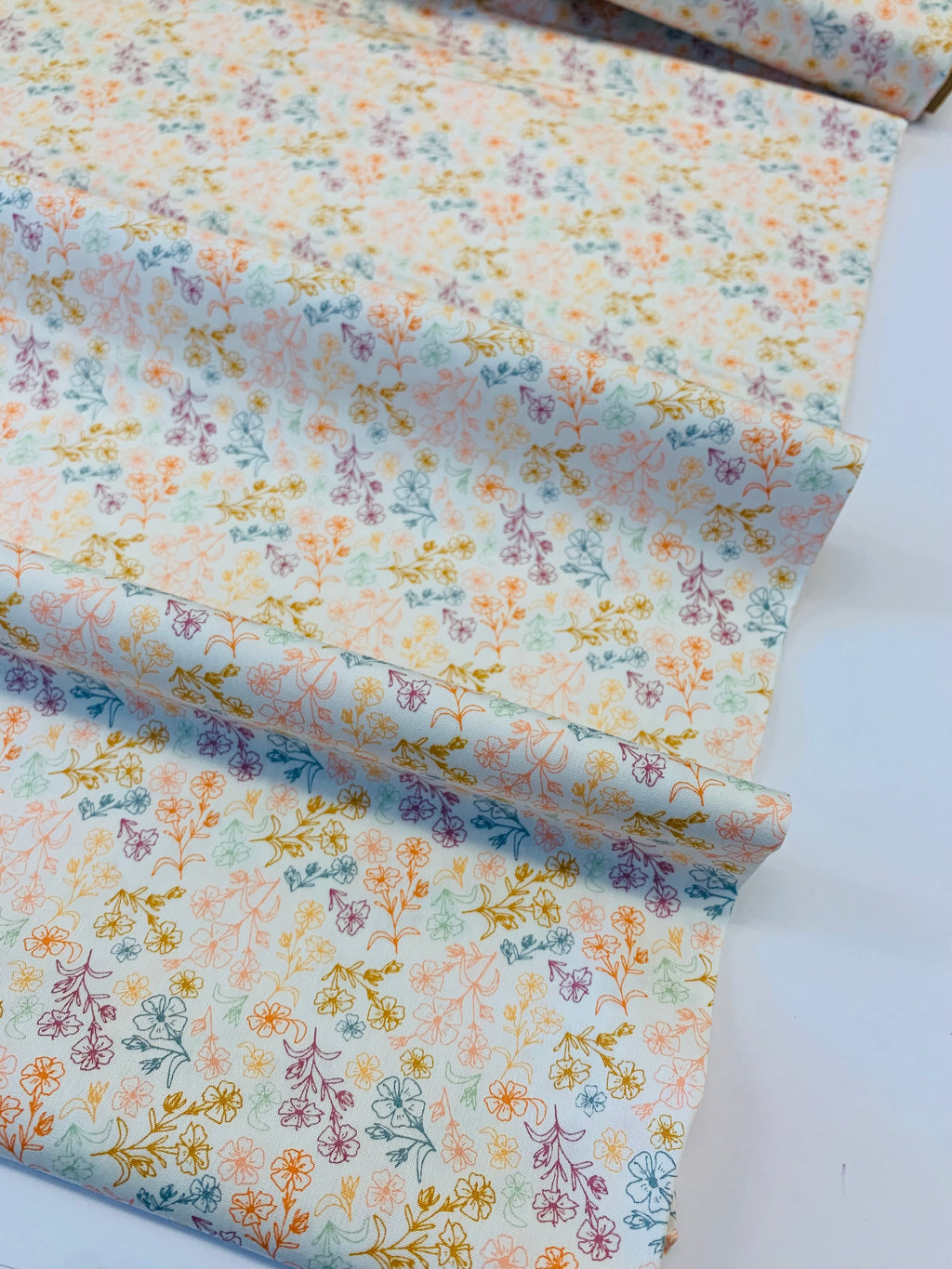 Art Gallery Fabrics/ GEO BLOOM Confetti Blooms