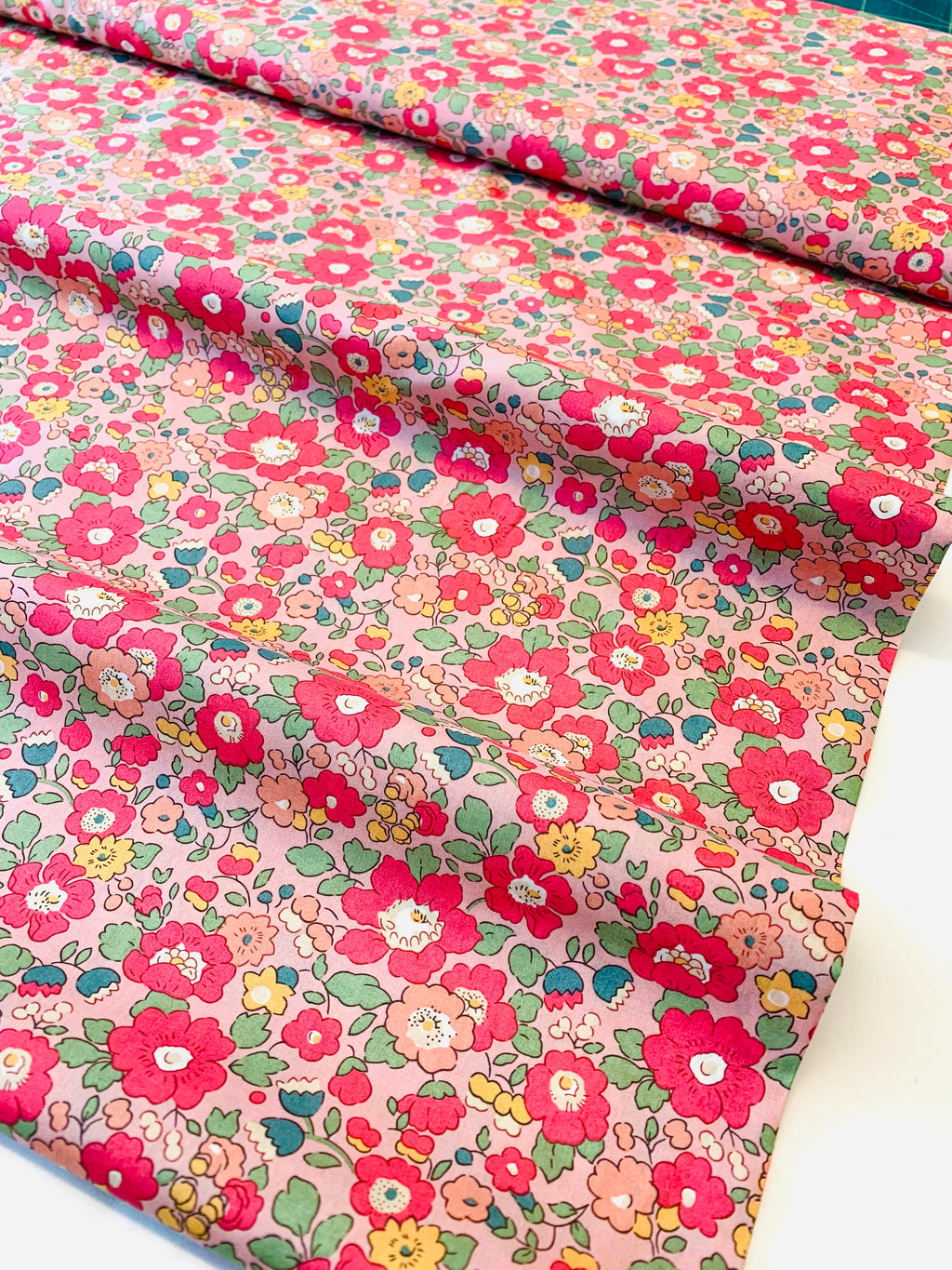 Liberty Fabrics Classic 24/ Betsy Meadow B