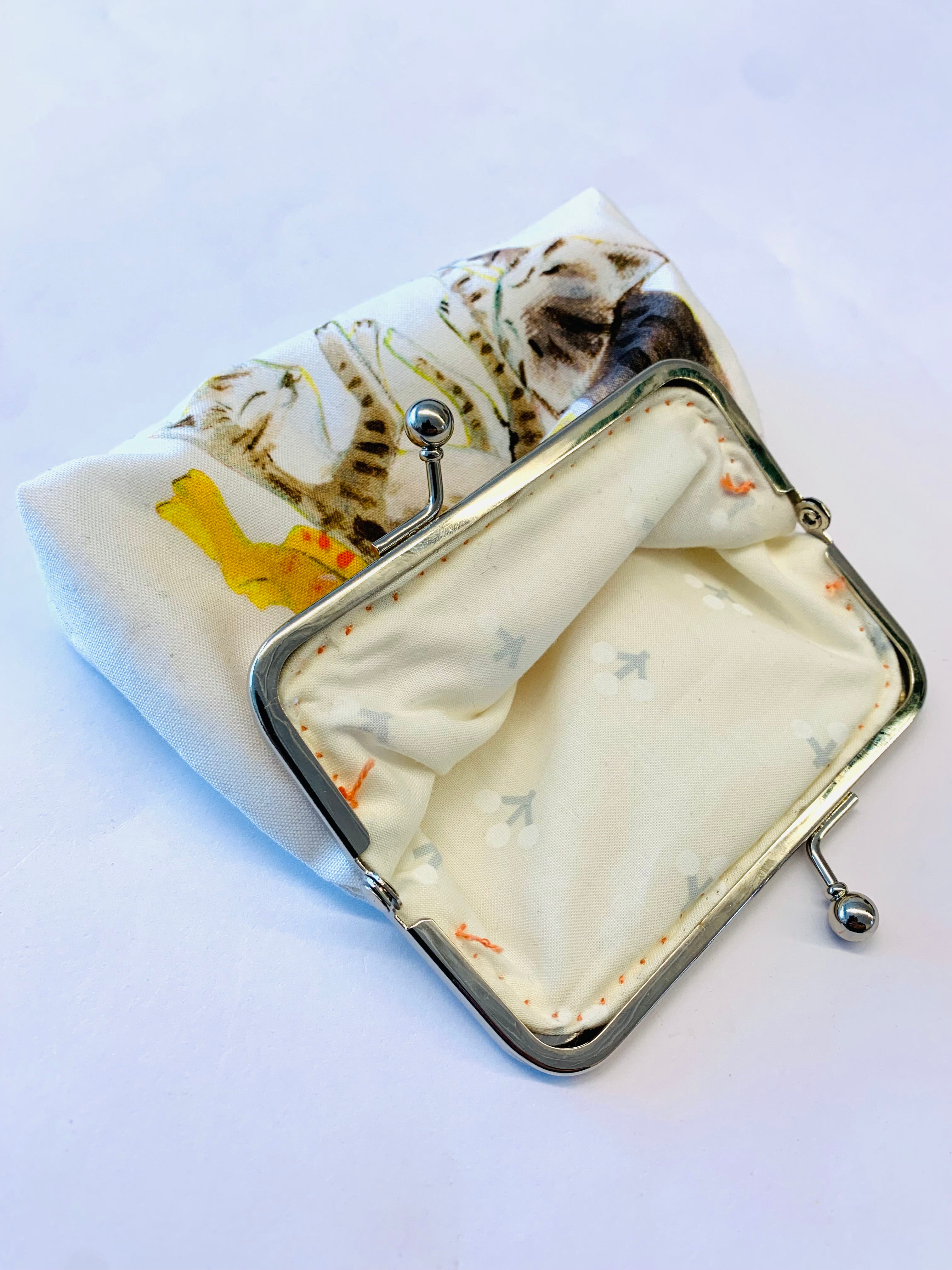 The Selvedge Society CLIP PURSE Kit/ Barn Kittens