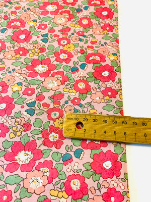 Liberty Fabrics Classic 24/ Betsy Meadow B