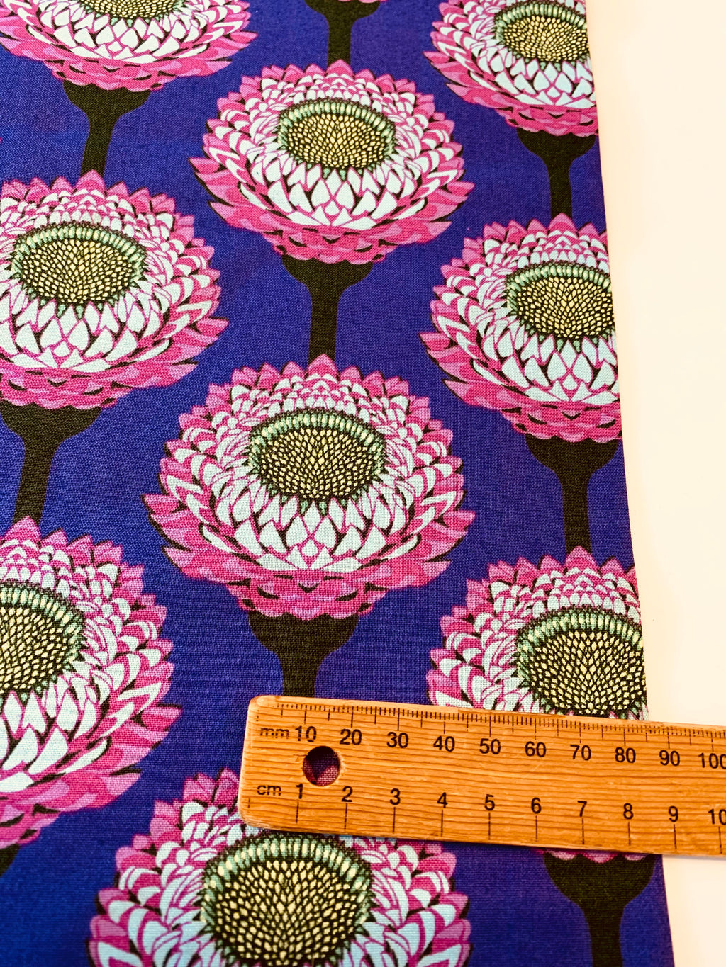 Anna Maria Horner Iconic/ Strawflower in Periwinkle
