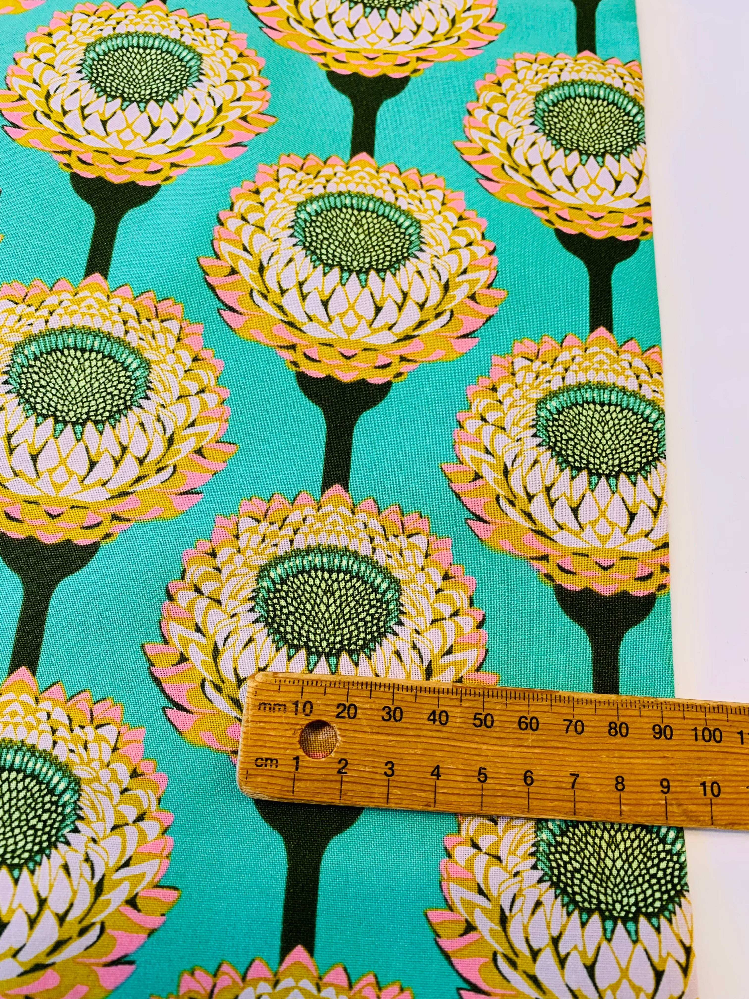 Anna Maria Horner Iconic/ Strawflower in Aqua