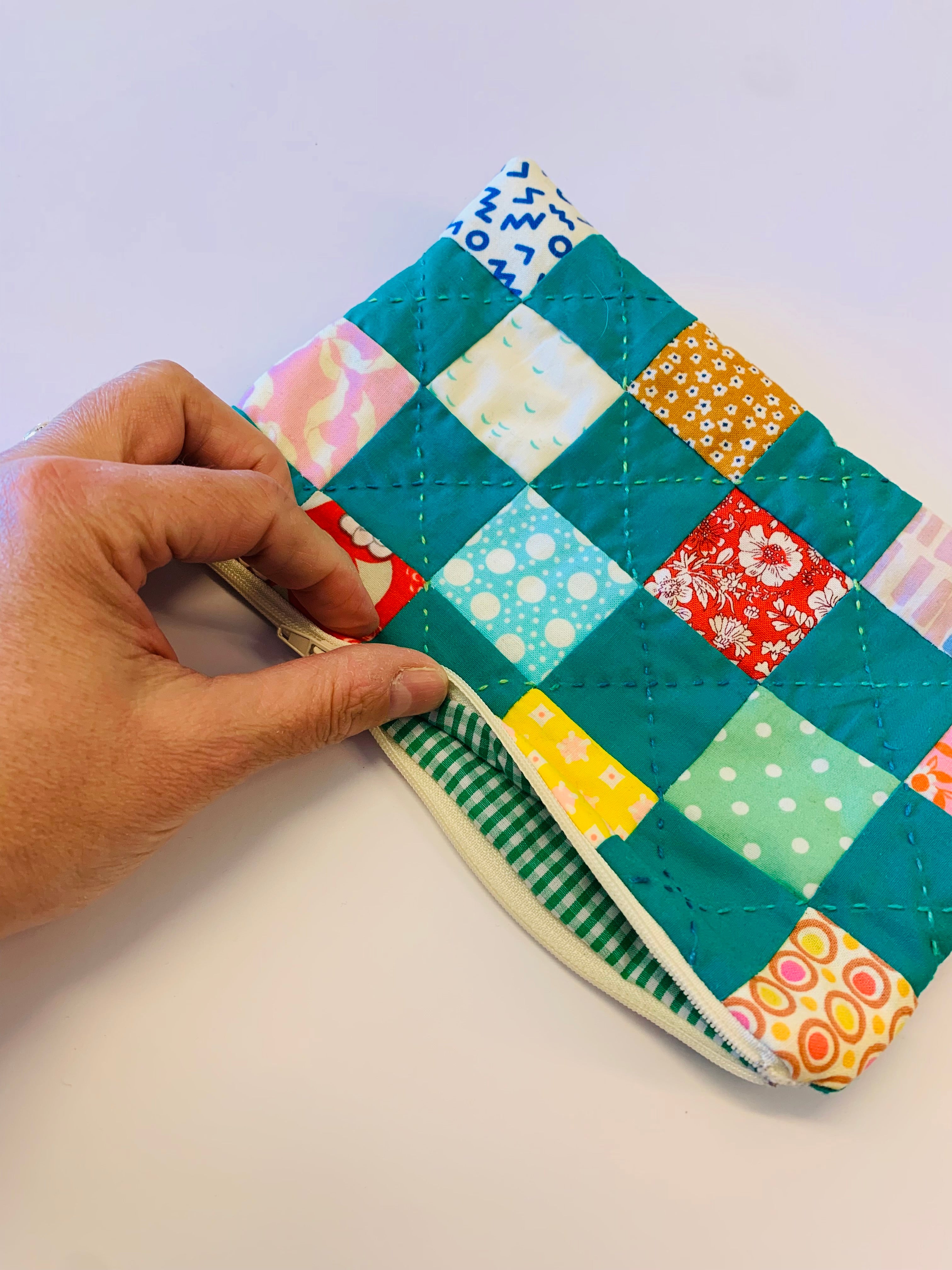 CHECKERS/ Quilted Zip Purse Kit