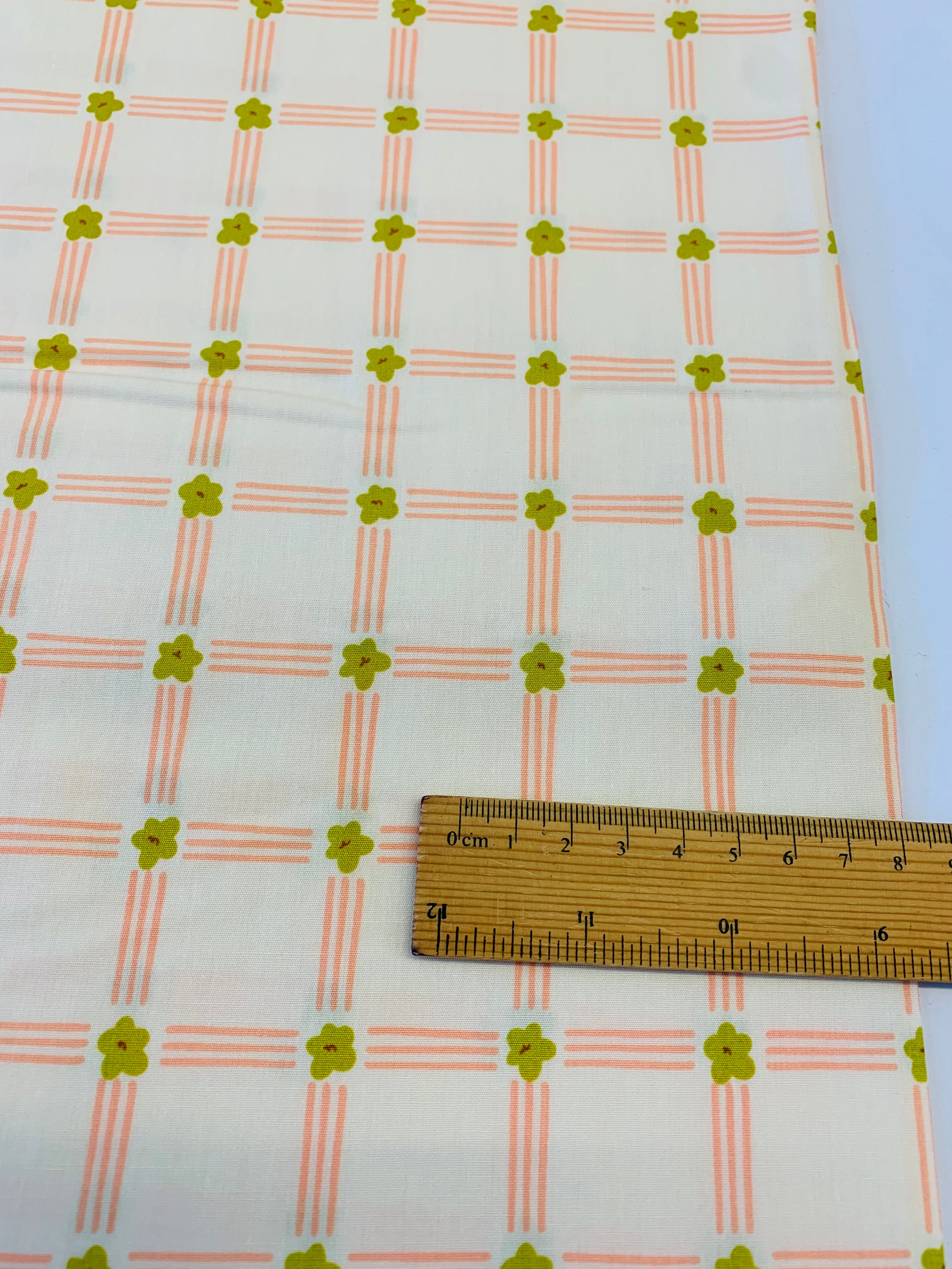 Art Gallery Fabrics/ GEO BLOOM Floral Crosswave