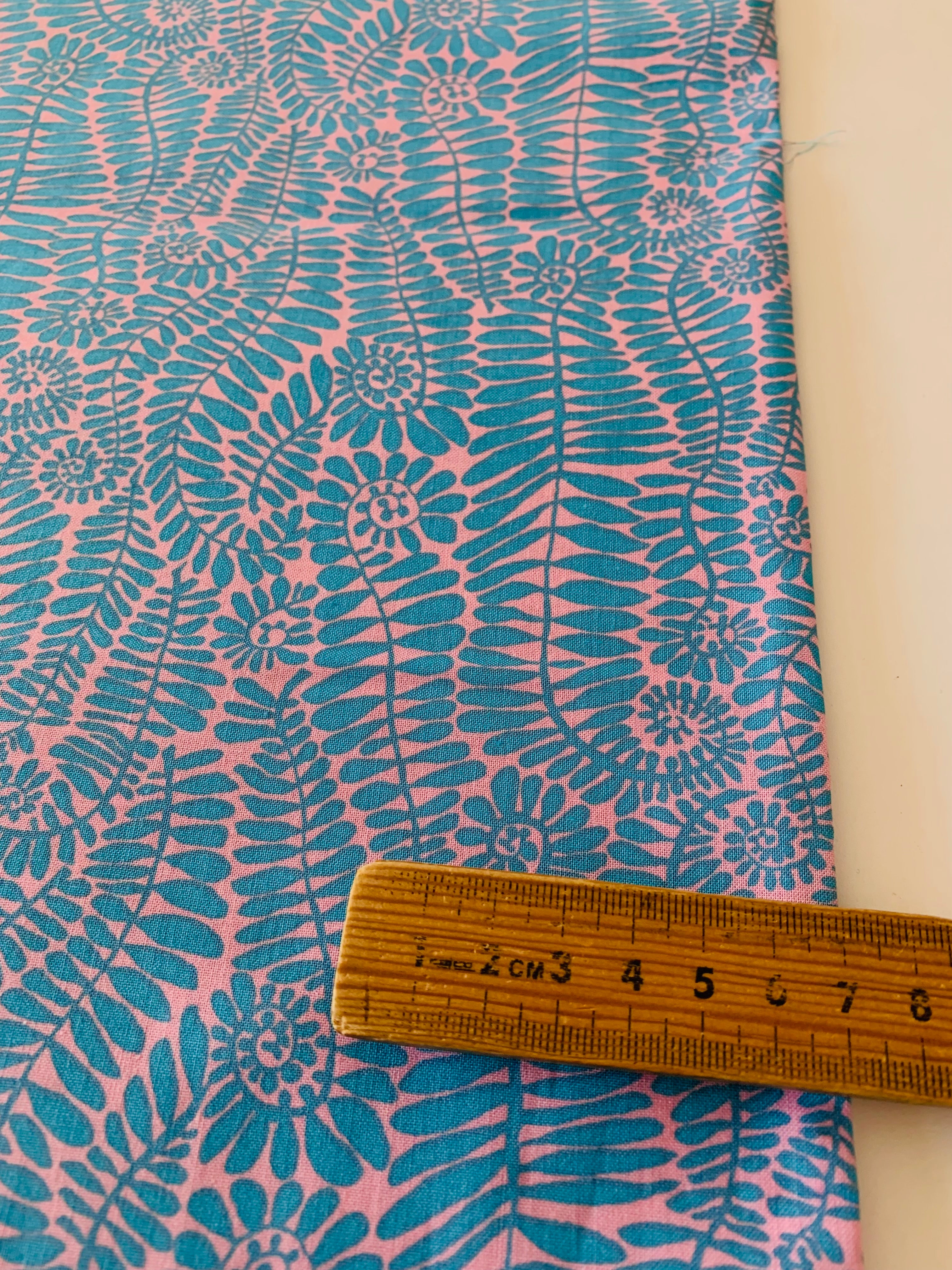 Kaffe Fassett Collective 2025/ SM Fronds in Summer