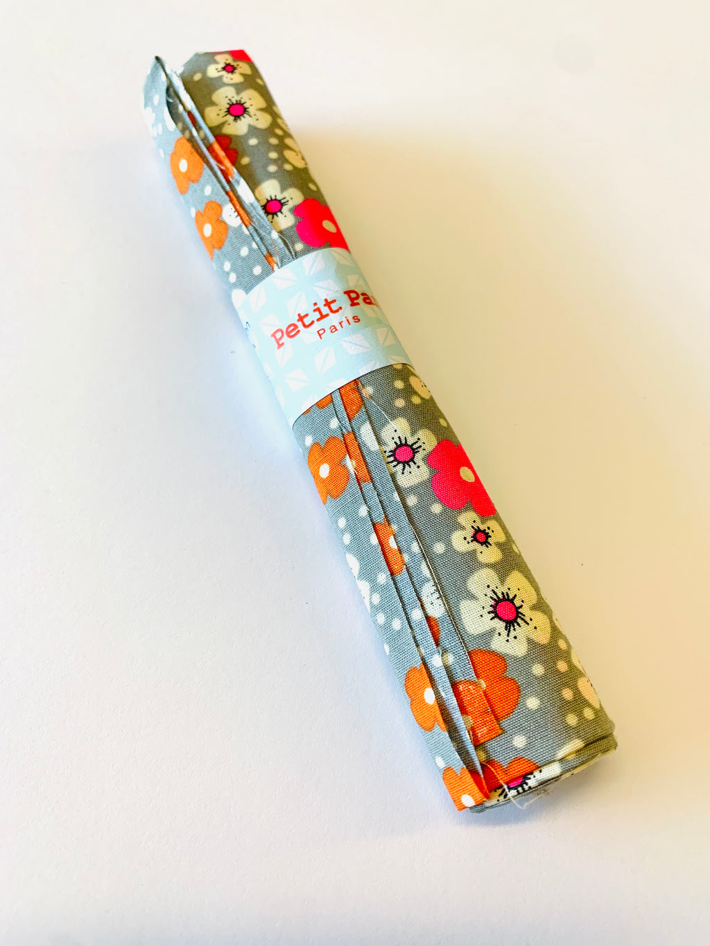 Petit Pan Flowers Of The Islands in Gray/ Fat Quarter