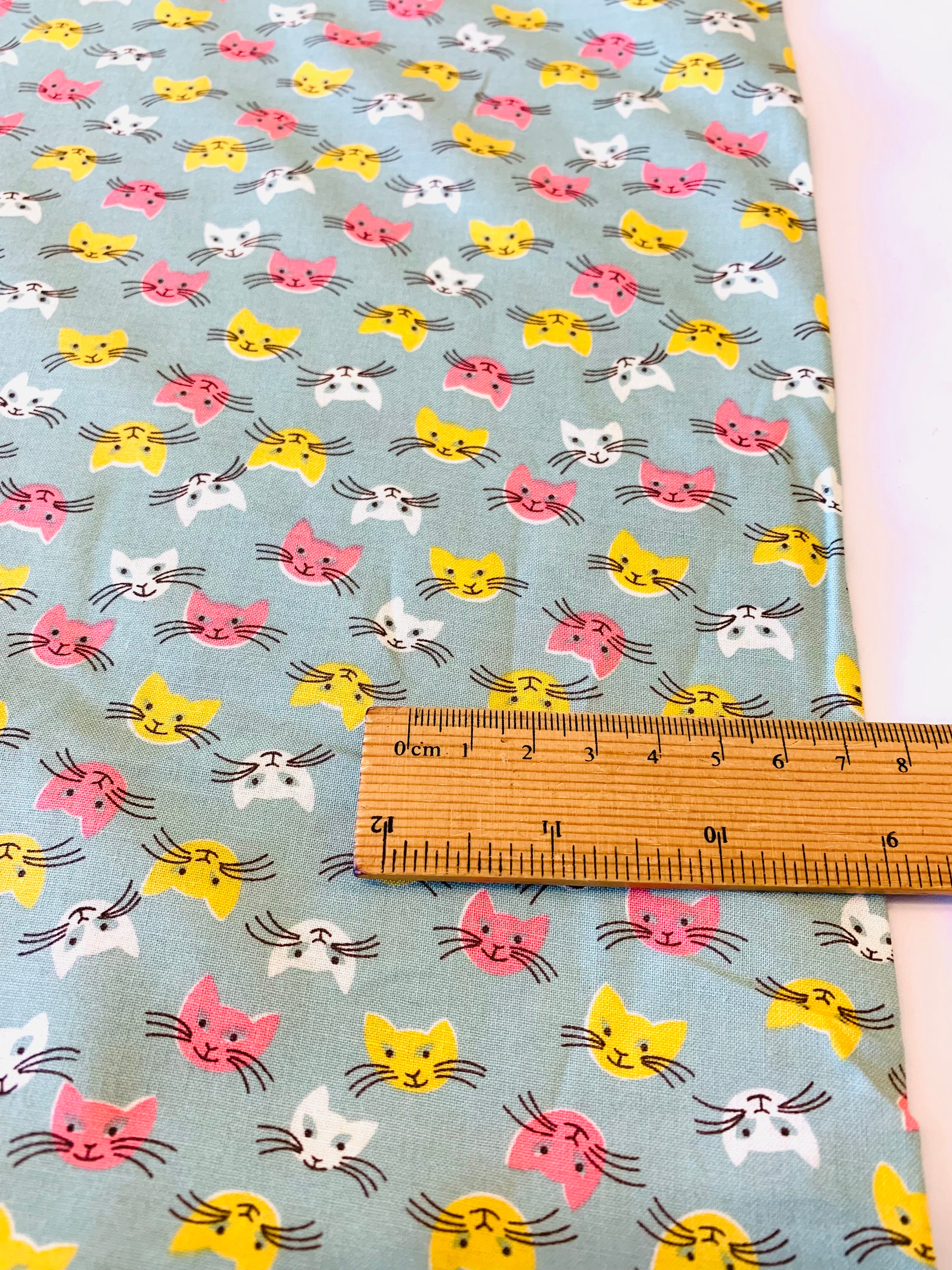 KITTY FACES/ Petit Joli Japanese Cotton print