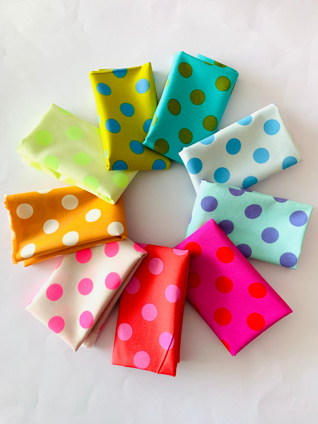 POM POMS Fat 1/16th bundle
