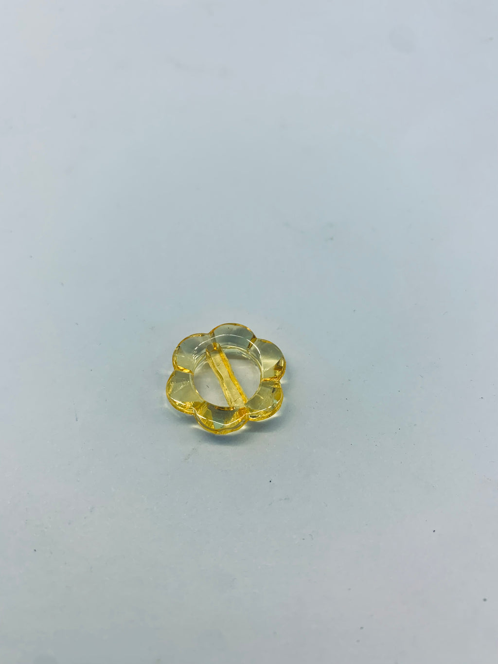 Clear yellow flower buttons: 20mm
