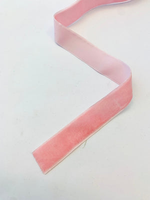 Velvet ribbon: 22mm x 2m