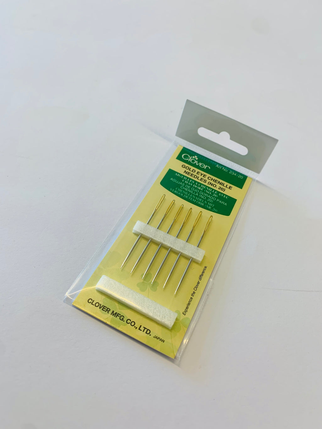 Clover Gold Eye Chenille Needles (#20)
