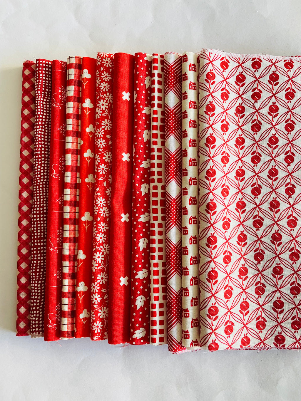 Classic Red & White Fat 8th Bundle