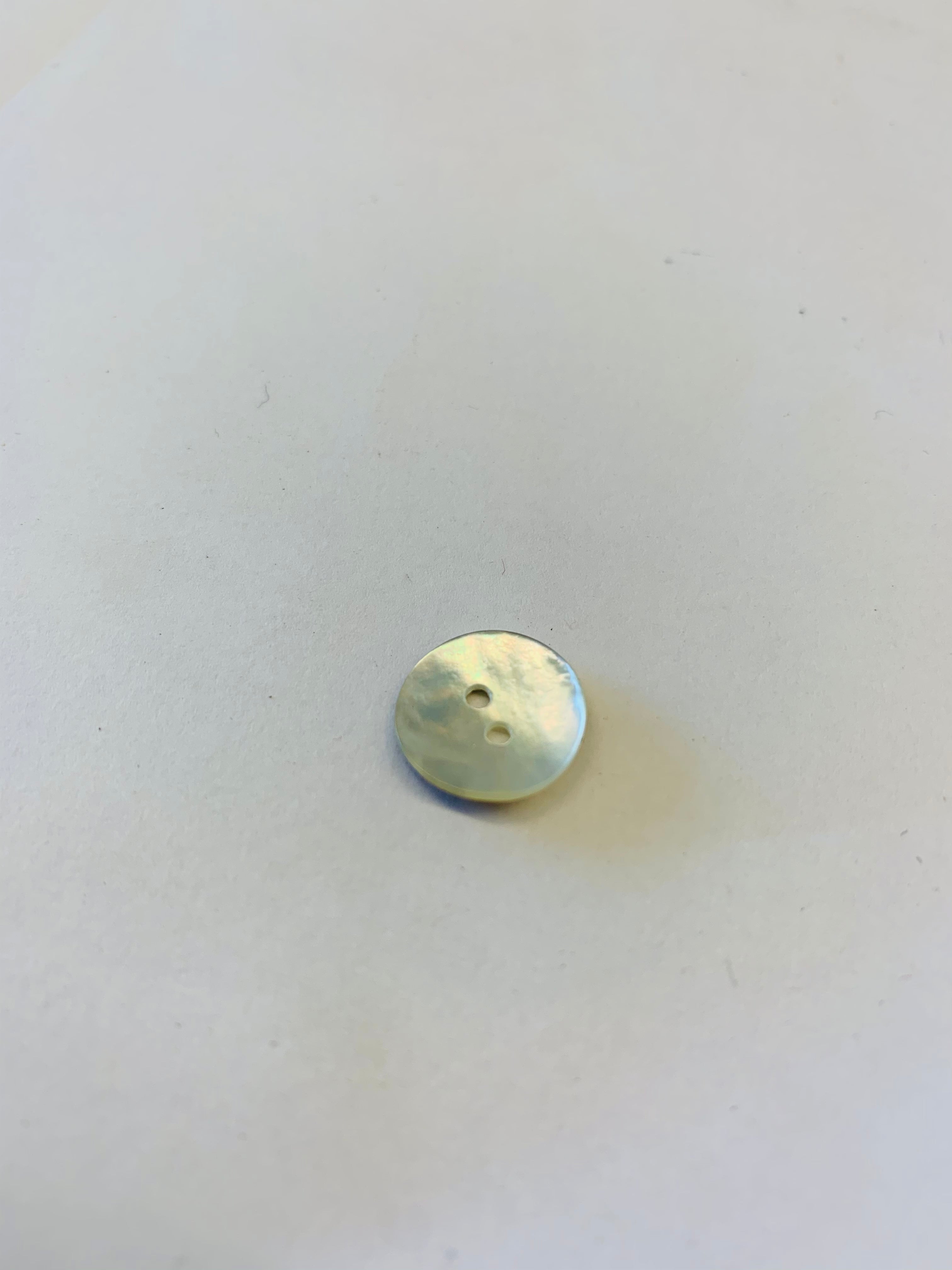 Mother of pearl buttons: 15mm