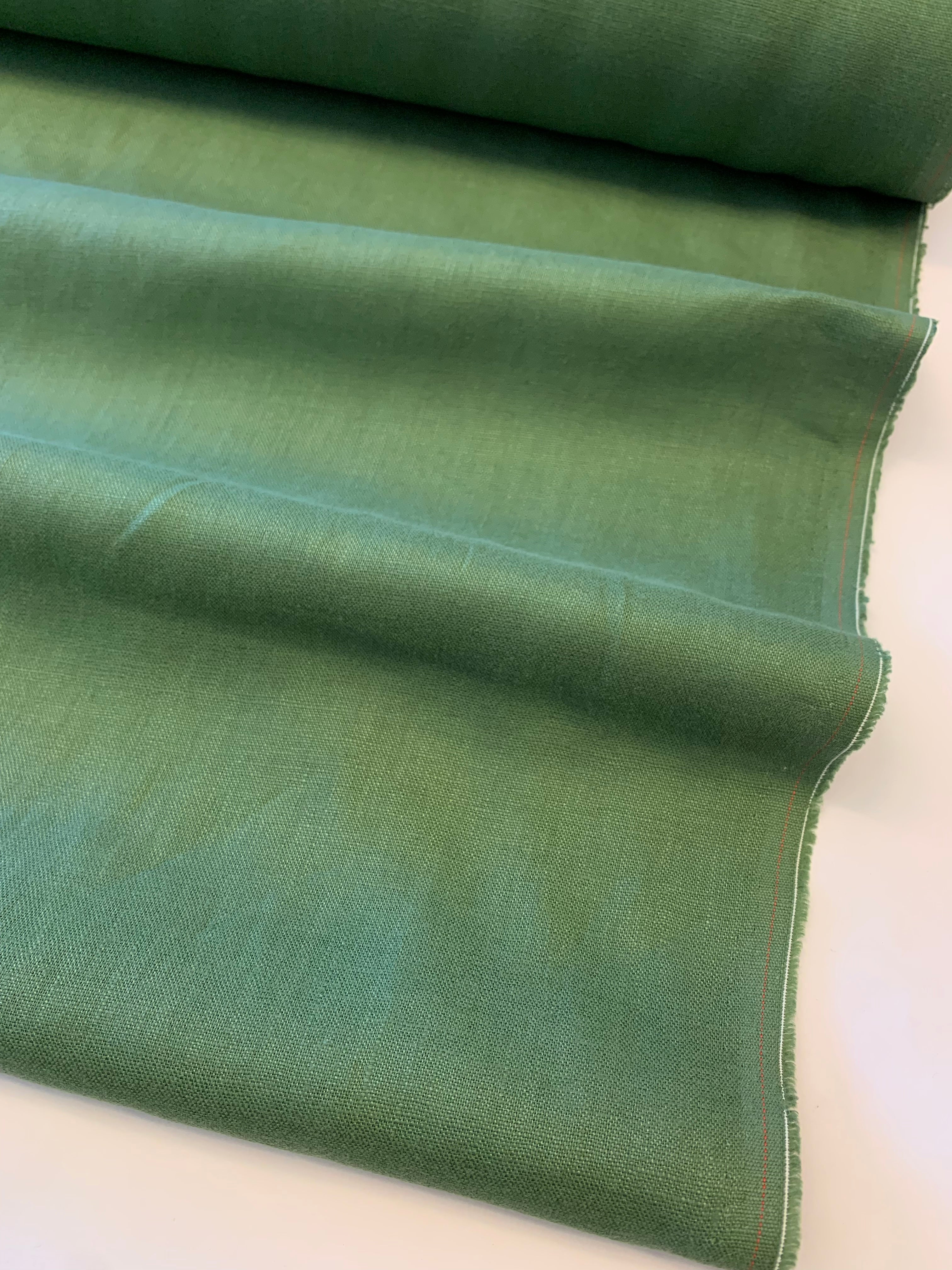 LINDA Mid/heavy weight plain dyed linen: Forest green