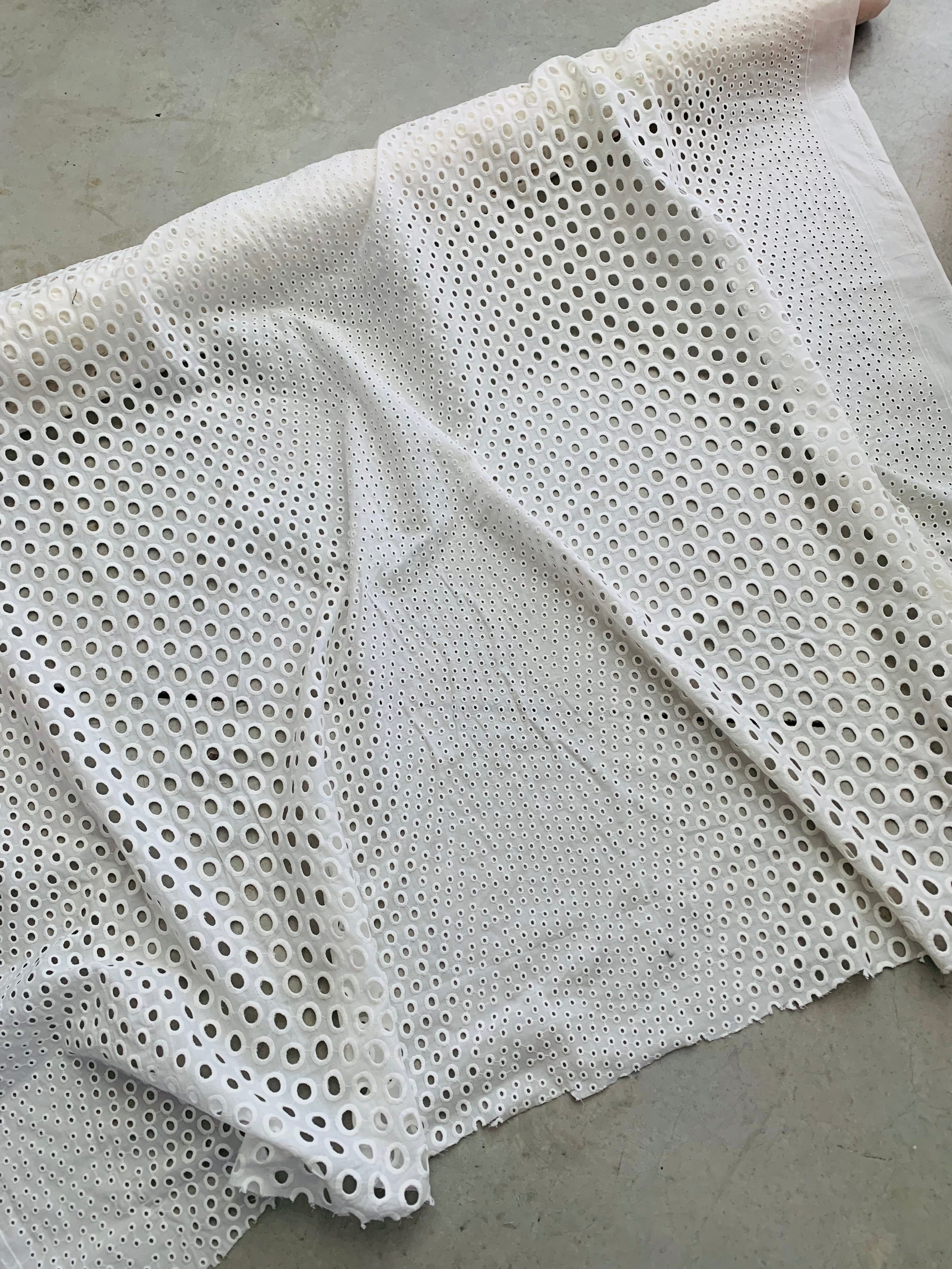 Broderie Anglaise: Waves