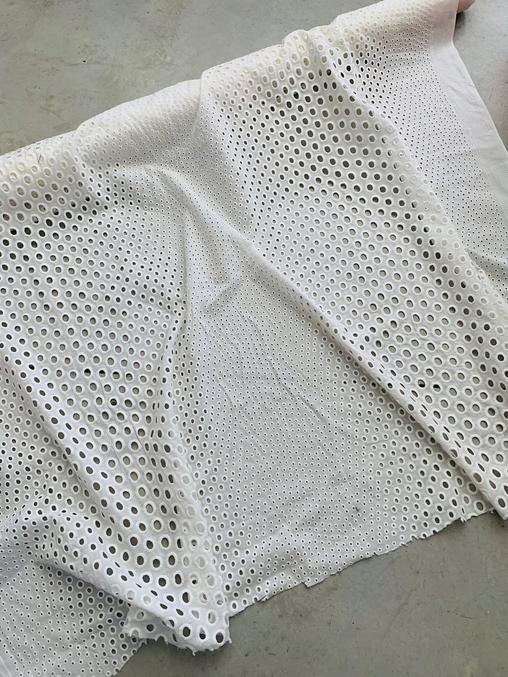 Broderie Anglaise: Waves