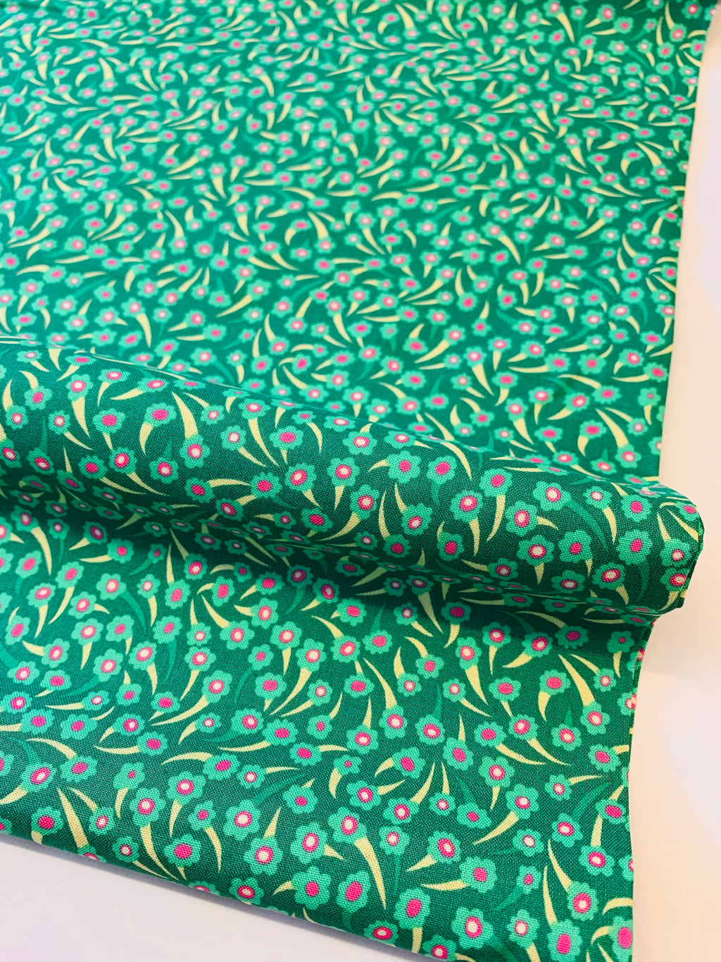 Windham Fabrics: Atlantis/ Coral Flower in Emerald