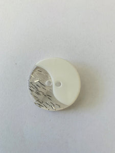 White/clear buttons: 30mm