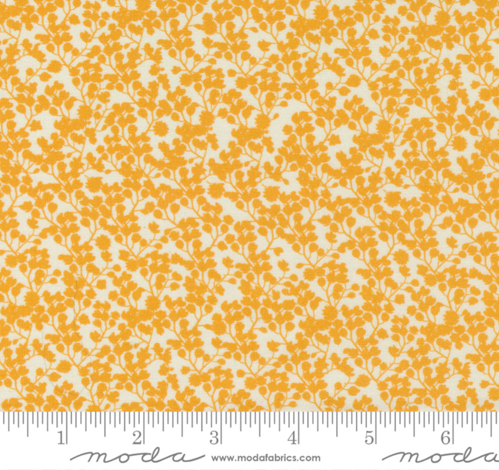 Moda: Paisley Rose/ Sprig in Ivory Golden