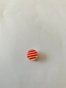Red striped buttons: 14mm